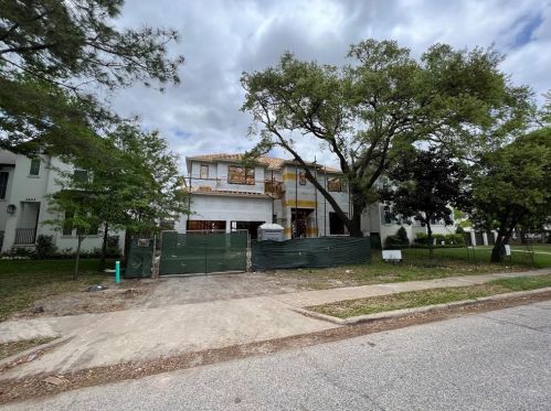 4602 Mimosa Dr, Bellaire, TX 77401-5816