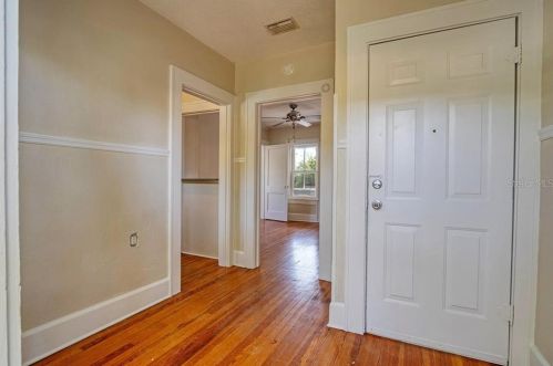 920 16 Ave, Saint Petersburg FL  33707-4113 exterior