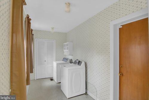 1226 Chestnut St, Hazle Township PA  18201-7502 exterior