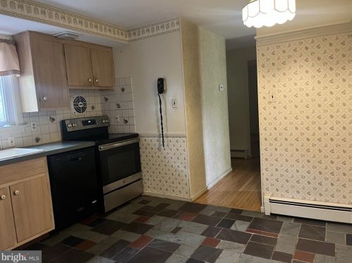 103 Meadowood Dr, Lansdale PA 19446-1610 exterior