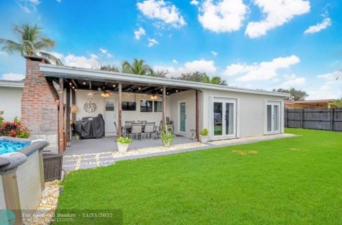 8421 17 Ct, Hollywood FL 33028 exterior