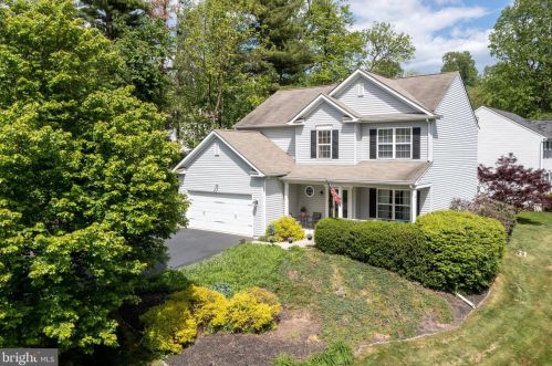 33 Doe Run Ln, Pottstown, PA 19464-2162