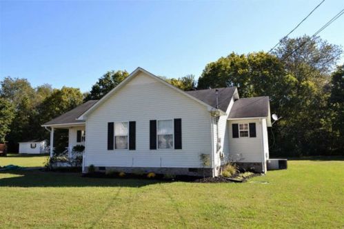 804 Mulberry Dr, Columbia, TN 38401-2296