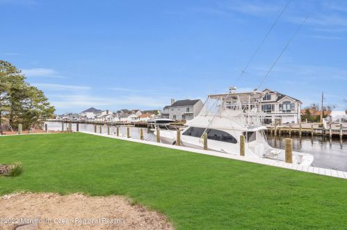 1019 Bowsprit Pt, Lacey Township NJ  08734-2706 exterior