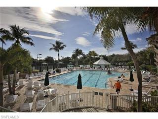 15143 Sterling Oaks Dr, Naples, FL 34110-4108
