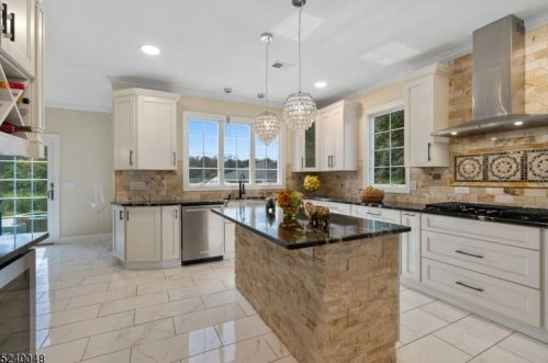 7 Flagstone Hill Rd, Wantage NJ  07461-2236 exterior