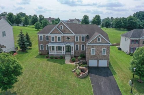 21 Susie Blvd, Poughkeepsie, NY 12603-1742