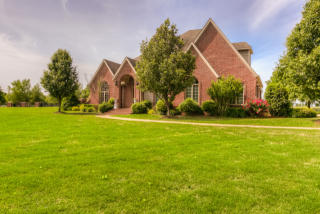 1867 Chukker Dr, Fayetteville, AR 72703-9806