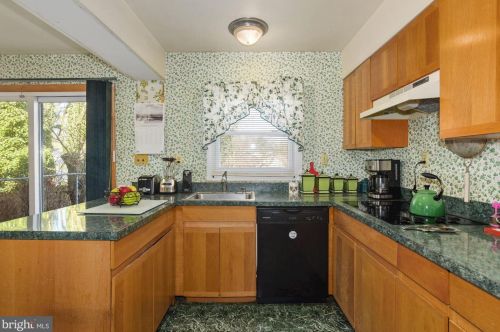 106 Tiffany Ln, Willingboro NJ  08046-3852 exterior