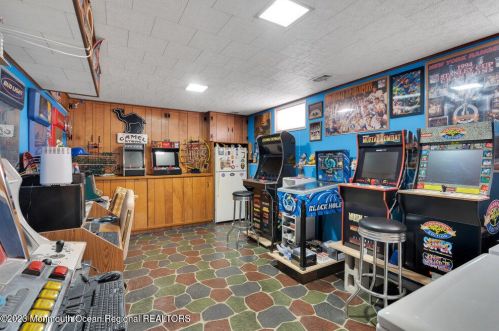 10 Webster Dr, Hazlet NJ 07730-1444 exterior