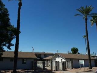 4430 8th Ave, Phoenix AZ  85013-2837 exterior