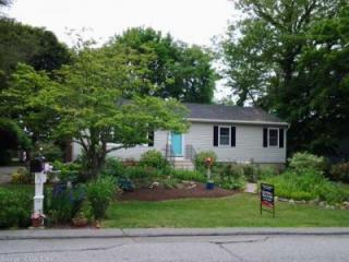 153 Old Evarts Ln, Mystic, CT 06355-2217