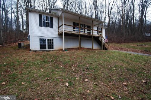 1679 High Top Rd, Linden, VA 22642-5522