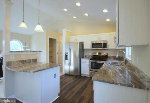 8605 Oldham Rd, Fredericksburg VA  22408-8756 exterior