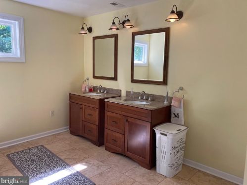 6305 Ridge Top Ct, Spotsylvania VA  22553-1611 exterior