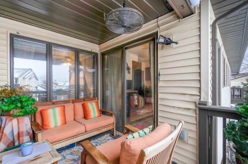 5070 Sandy Beach Dr, Crown Point IN  46307-9408 exterior