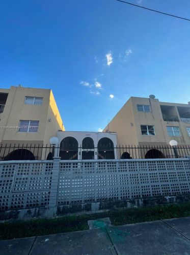 1300 53rd St, Hialeah, FL 33012-9002