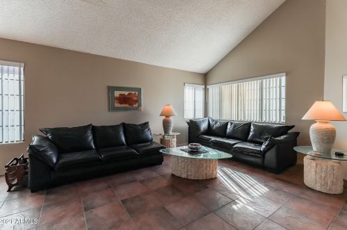 6904 Morrow Dr, Glendale AZ  85308-5792 exterior