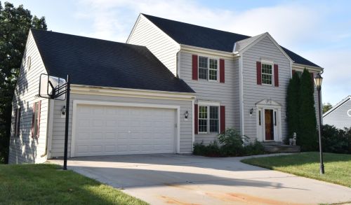 841 Lynnewood Dr, Waukesha, WI 53188-5456