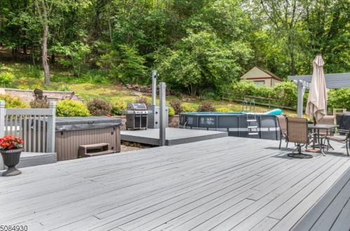 59 Layton Rd, Wantage NJ  07461-1807 exterior