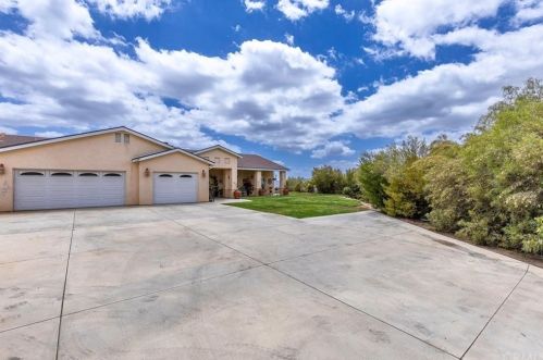 22531 Lost Rd, Wildomar CA 92595-8392 exterior