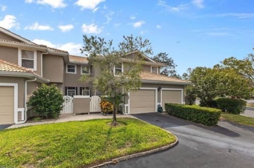 356 Emerald Bay Cir, Naples, FL 34110-8666