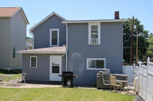 306 Washington Ave, South Connellsville PA  15425-4141 exterior