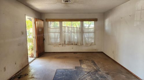 404 Foussat Rd, Oceanside, CA 92054-4709