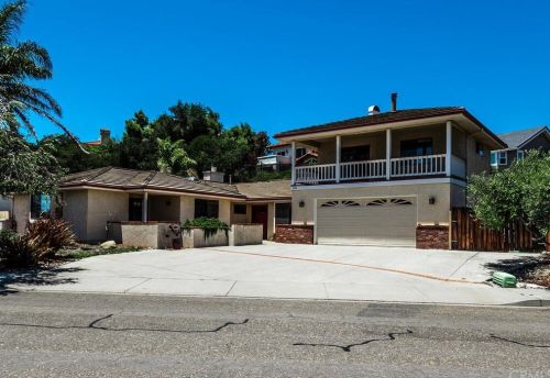 194 Rodeo Dr, Pismo Beach, CA 93420-2674