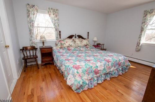 5 Cherry St, Greystone Park, NJ 07950-3203