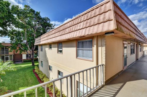 469 Saxony J, Delray Beach, FL 33446-1016