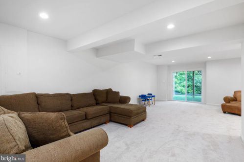 111 Eisentown Dr, Lovettsville VA  20180-8547 exterior