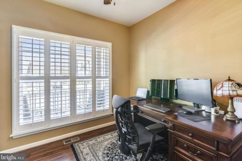 21099 Honeycreeper Pl, Leesburg VA exterior