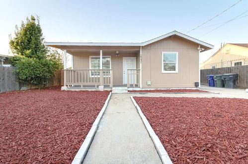 1731 Connie Way, Modesto CA  95354-4216 exterior