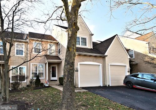 518 Country Club Dr, Lansdale, PA 19446-1465