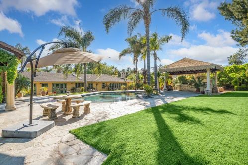 330 Ridgeway Rd, Redwood City, CA 94062-2344