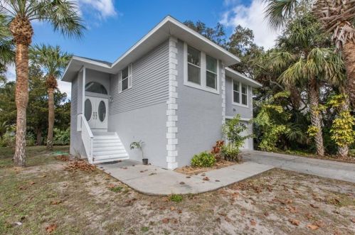 8435 Damen Ln, Port Richey, FL 34668-6208