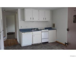 803 Parr Meadow Dr, Newburgh NY  12550-1168 exterior