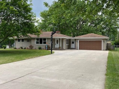 2602 High Crest Rd, Beloit, WI 53511-2116