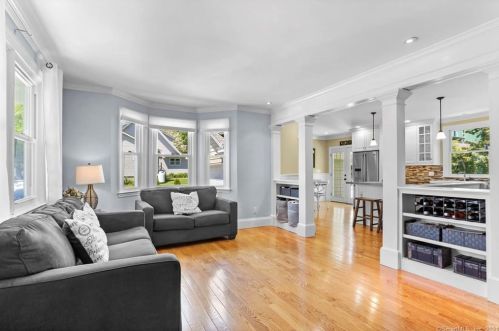 9 Lund Ave, Stamford, CT 06907-1538
