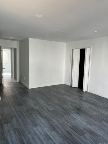 31 14th Ave, Mount Vernon, NY 10550-2807