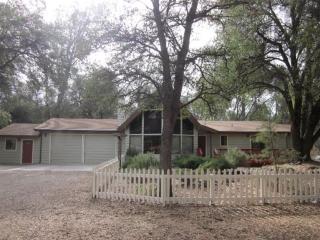 51660 Quail Run Dr, Oakhurst, CA 93644-9732