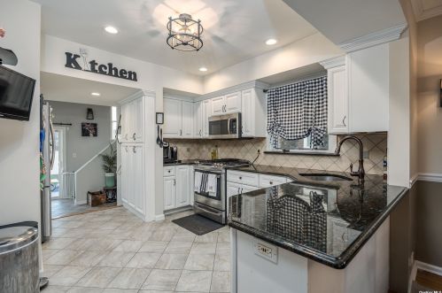 2532 Washington Blvd, North Bellmore NY  11710-2643 exterior