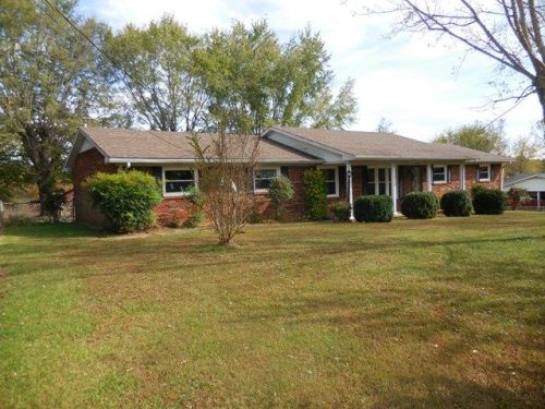 509 1st Ave, Baxter, TN 38544-4415