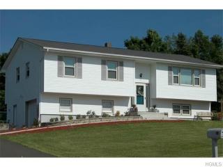 11 Prides Xing, Washingtonville, NY 10992-1012
