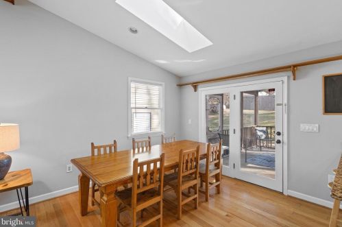 300 E St, Purcellville VA  20132-3317 exterior