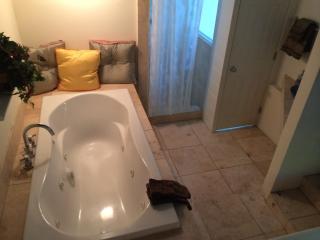 2366 Nichols Canyon Rd, Los Angeles CA  90046-1733 exterior