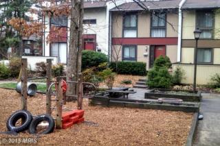 2283 Emerald Heights Ct, Herndon VA  20191-1711 exterior