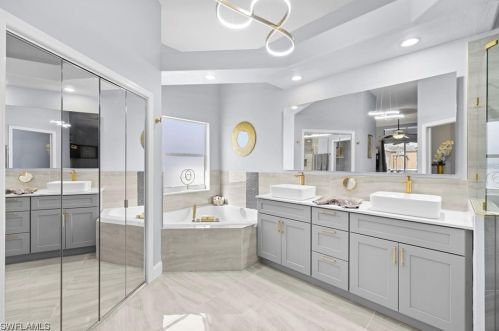 201 4th Pl, Cape Coral FL  33990-1042 exterior