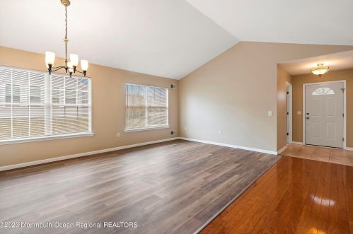 16 Wellington Ln, Lakewood NJ  08701-5736 exterior